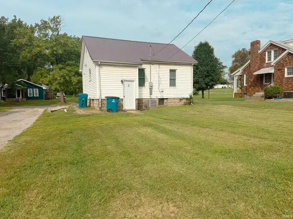 923 Poplar ST, Mount Carmel, IL 62863