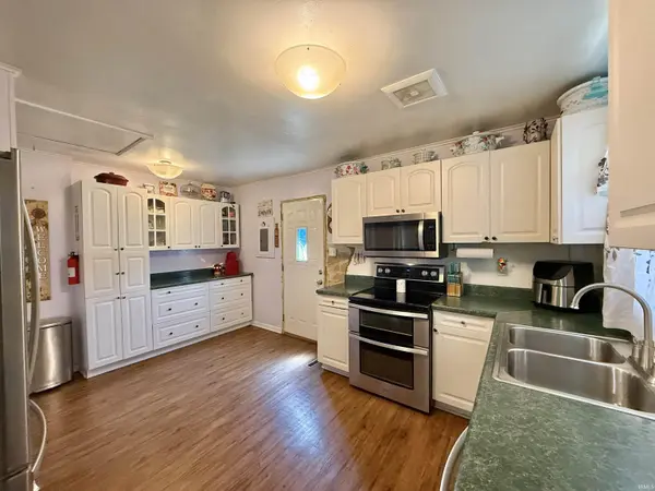 724 Sheffield DR, Evansville, IN 47710