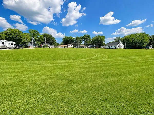 1560 Green RD, New Haven, IN 46774
