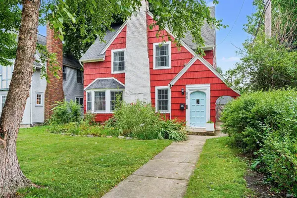 829 E Woodside ST, South Bend, IN 46614-1315