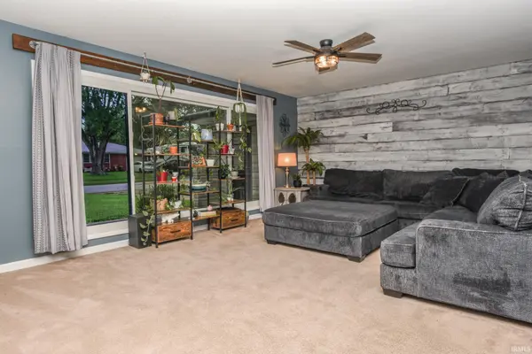 327 Brookside LN, Plainfield, IN 46168-1774