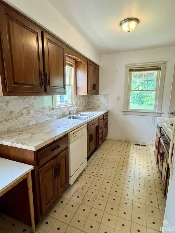 1613 Annette AVE, Fort Wayne, IN 46805-4901