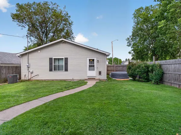 303 W Mill ST, Ossian, IN 46777-9326