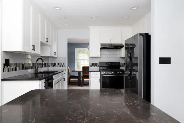 1427 W Adams Hill CIR, Bloomington, IN 47403-3245