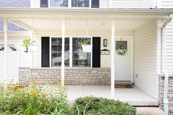 1427 W Adams Hill CIR, Bloomington, IN 47403-3245