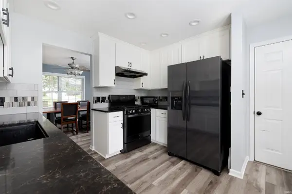 1427 W Adams Hill CIR, Bloomington, IN 47403-3245
