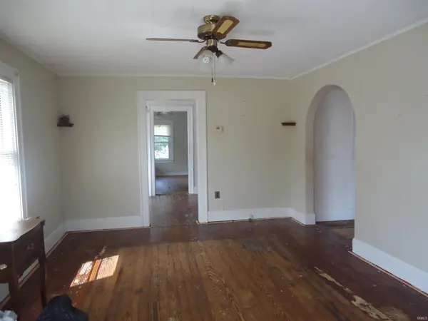 1813 11th Street ***, Bedford, IN 47421