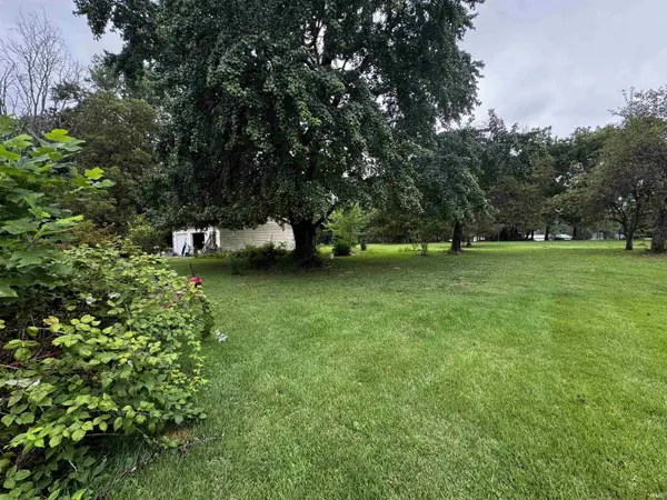 2 13Th ST, Linton, IN 47441-6685