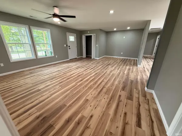 824 Ohio ST, Bicknell, IN 47512