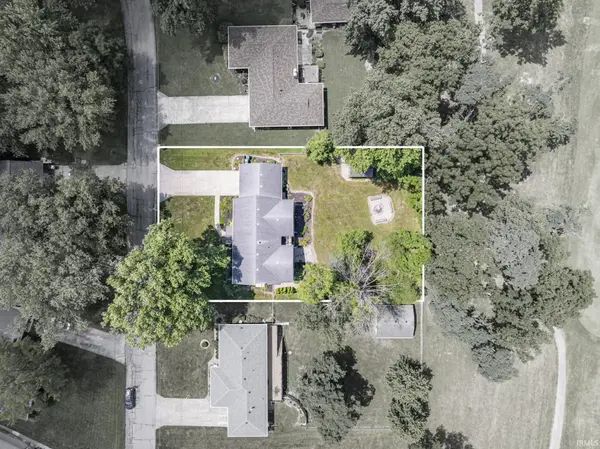 9212 W Tulip Tree DR, Muncie, IN 47304
