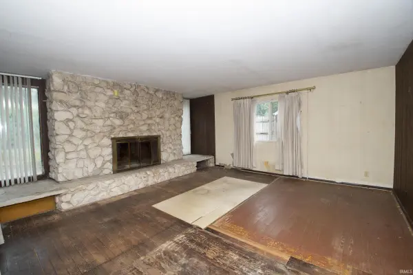 55452 Mayflower ***, South Bend, IN 46628