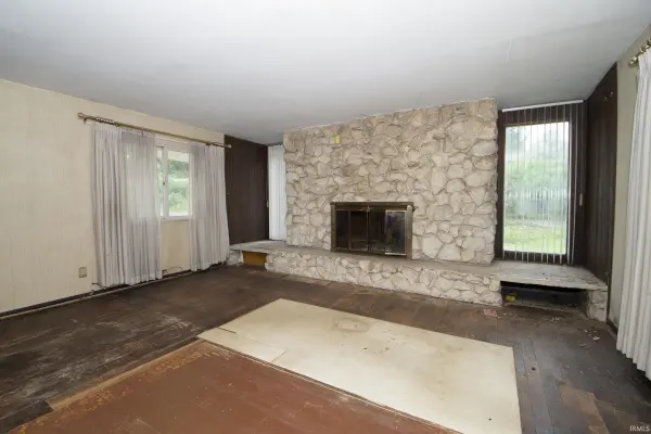 55452 Mayflower ***, South Bend, IN 46628