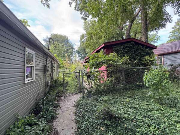 1018 E Thornton DR, Bloomington, IN 47401