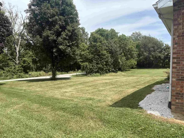 6495 E Old 50 HWY, Vincennes, IN 47591