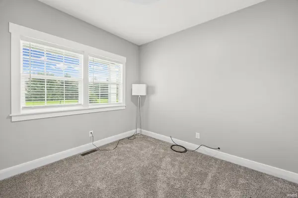 711 Carriage LN, Flora, IN 46929