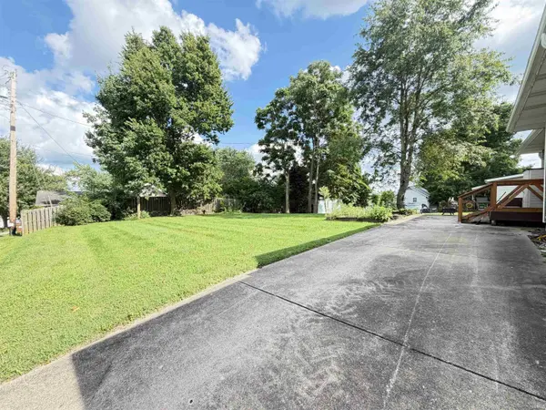 215 N Newlin ST, Veedersburg, IN 47987