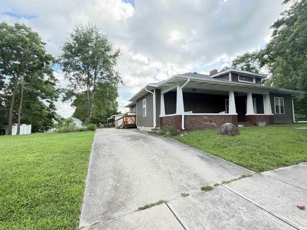215 N Newlin ST, Veedersburg, IN 47987