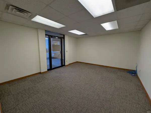 13 NE 3rd ST, Washington, IN 47501