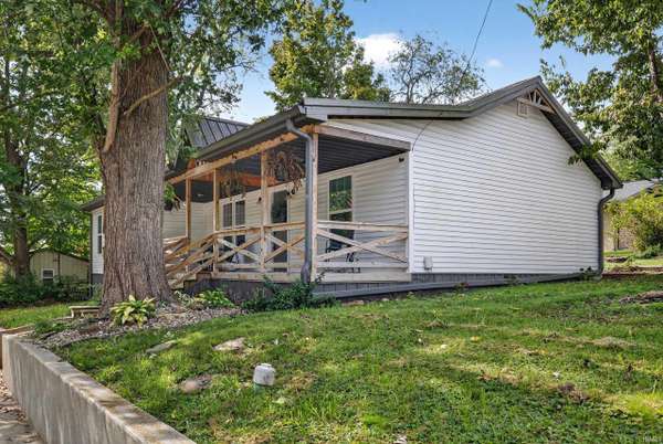 203 NE 1st ST, Paoli, IN 47454