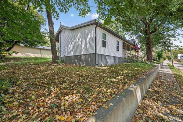 203 NE 1st ST, Paoli, IN 47454