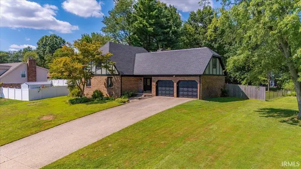 5588 Sherwood CT, Newburgh, IN 47630