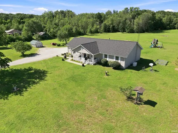 9170 E Division RD, Knox, IN 46534