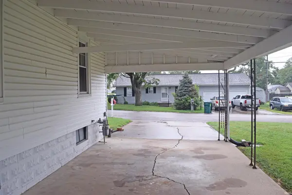 100 N Sharp ST, Poseyville, IN 47633
