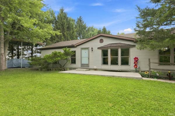 5587 N 650 w RD, Larwill, IN 46764