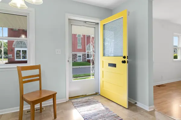 304 S Walnut ST, Fairmount, IN 46928