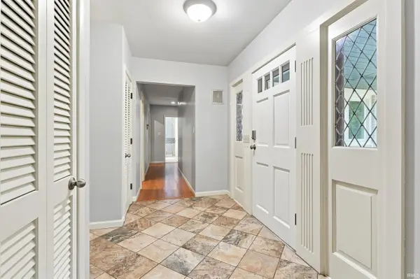 3529 Rosewood DR, Fort Wayne, IN 46804-6113