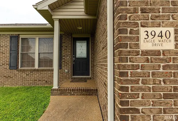 3940 Eagle Watch DR, Evansville, IN 47725-7816