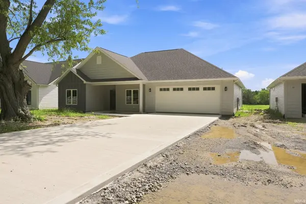 2210 E 250 N RD, Bluffton, IN 46714