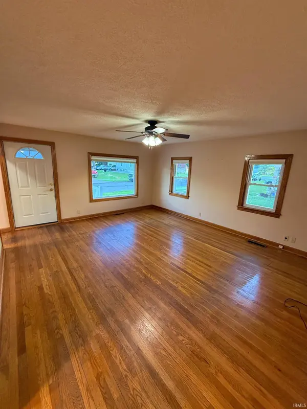 202 Dewey AVE, Washington, IN 47501