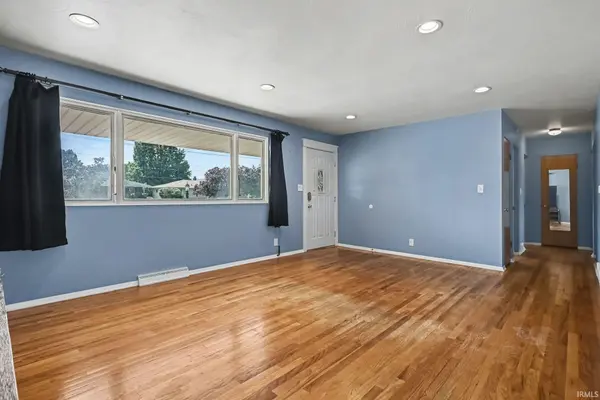 2633 Edison RD, South Bend, IN 46615