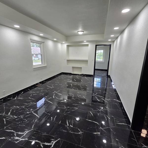 3106 Monroe ST, Fort Wayne, IN 46806