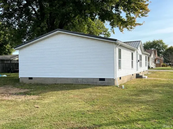 704 E First ST, Huntingburg, IN 47542