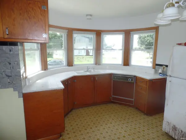 121 S Lewis ST, Bloomfield, IN 47424