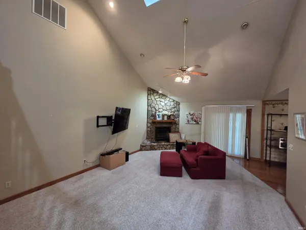 2101 S Sievers RD, Vincennes, IN 47591
