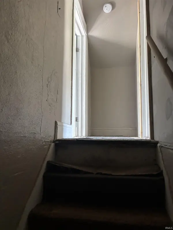 427 S Illinois ST, South Bend, IN 46619-2822