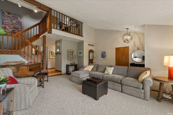 1238 Echo DR, South Bend, IN 46614