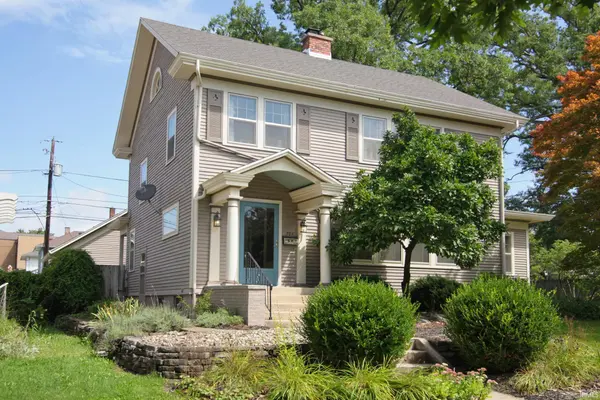 704 W Oakdale DR, Fort Wayne, IN 46807-1812