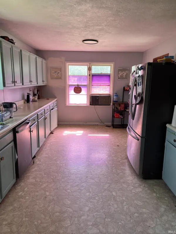 25 Jefferson ST, Heltonville, IN 47436