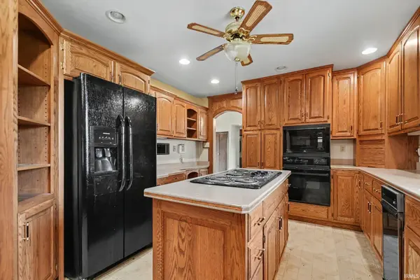 2275 S 625 W ***, Topeka, IN 46571