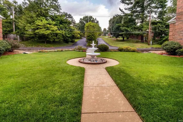 104 Fernwood PL, Evansville, IN 47711