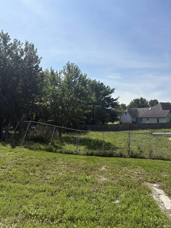 9401 Stagecoach DR, Fort Wayne, IN 46804