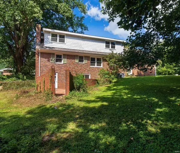 609 Bartlett DR, Newburgh, IN 47630