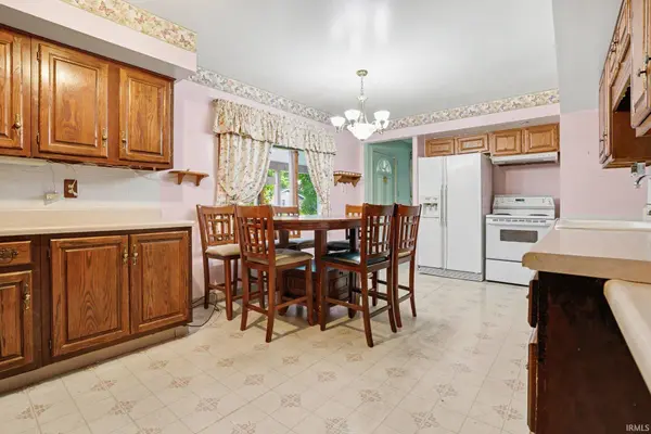 3518 Rexford DR, South Bend, IN 46615-3745