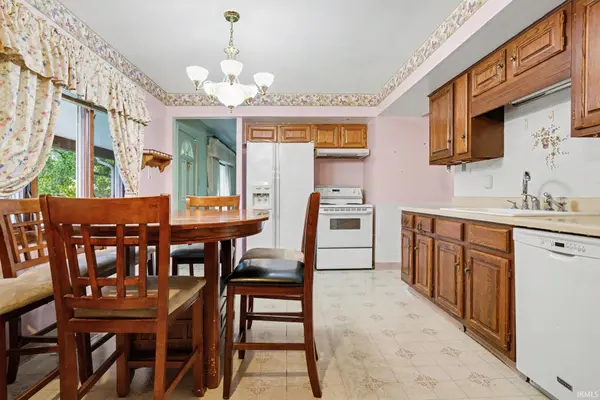 3518 Rexford DR, South Bend, IN 46615-3745
