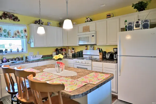 4266 S 170 E RD, Jasper, IN 47546
