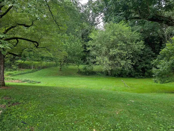 1176 N McClure RD, Vincennes, IN 47591